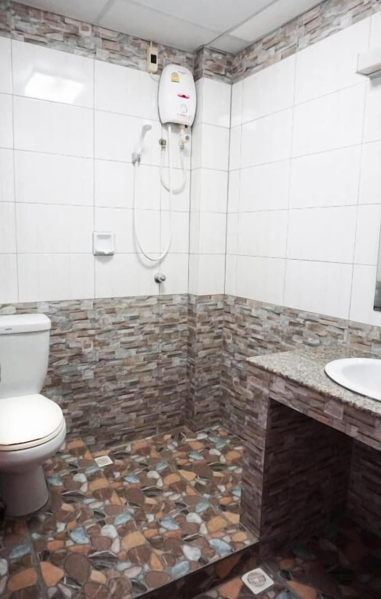 פאטאיה Sureena Hotel מראה חיצוני תמונה