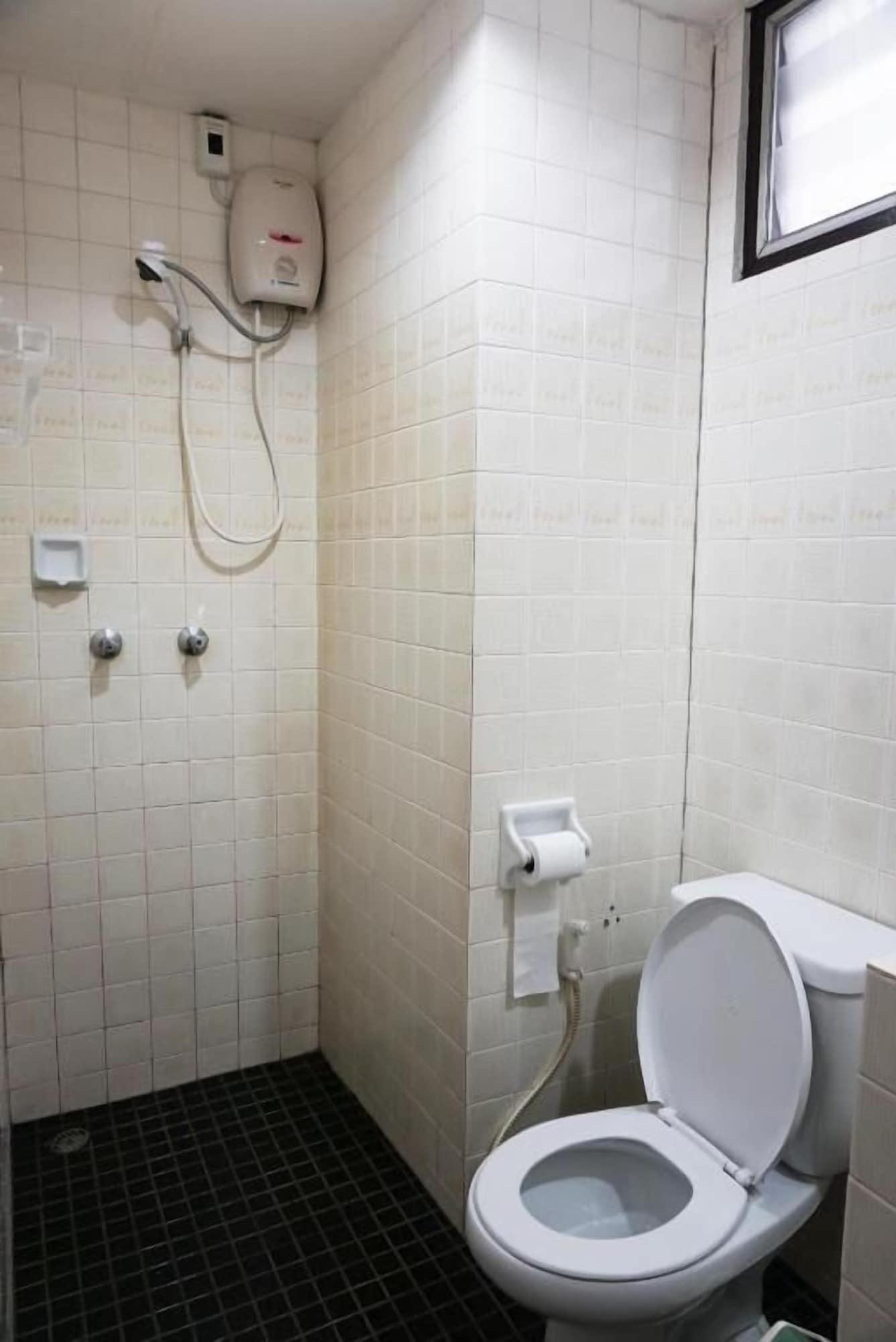 פאטאיה Sureena Hotel מראה חיצוני תמונה