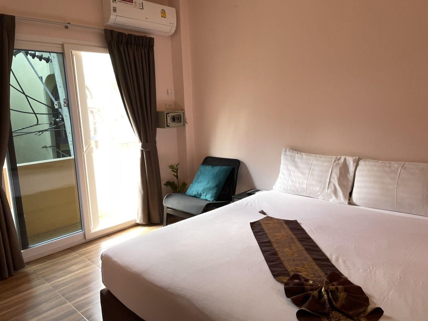 פאטאיה Sureena Hotel מראה חיצוני תמונה